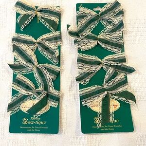 Vintage deadstock lace ribbon Christmas bows, green‎ white, 2 sets of 4